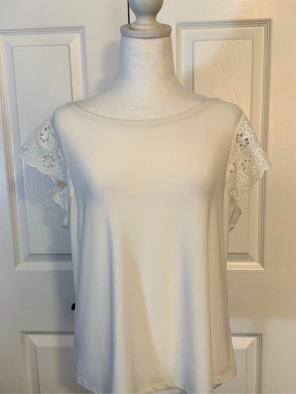 White House Black Market Ivory Eyelet Flutter Sleeve Top Size L